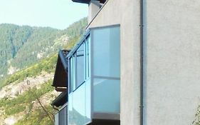 Maison 4 soleil. Casa design luce e natura
